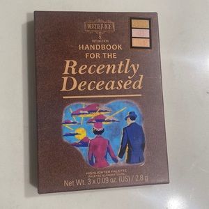 BEETLEJUICE x REVOLUTION Handbook For The Recently Deceased Highlighter Palette